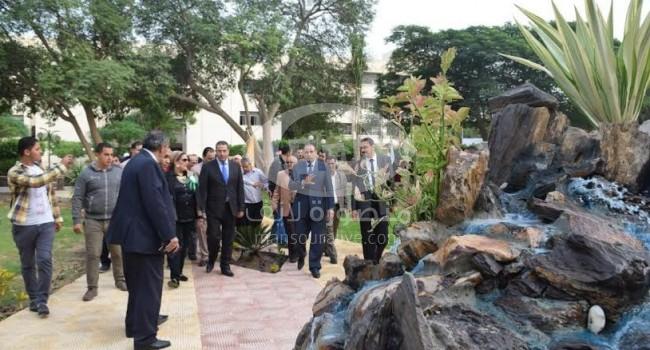 رئيس جامعة المنصورة يفتتح حديقة المستقبل بكلية الحقوق