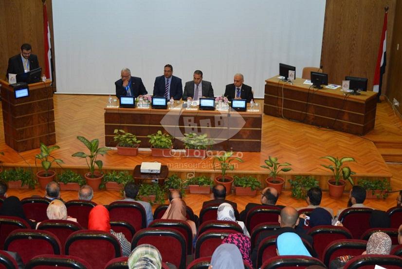افتتاح فعاليات المؤتمر الدولى السادس لامراض الكلى بجامعة المنصورة